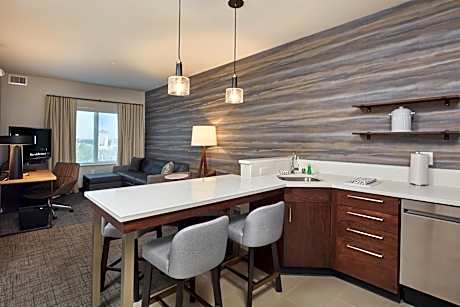 1 Bedroom Suite, 2 Queen, Sofa bed