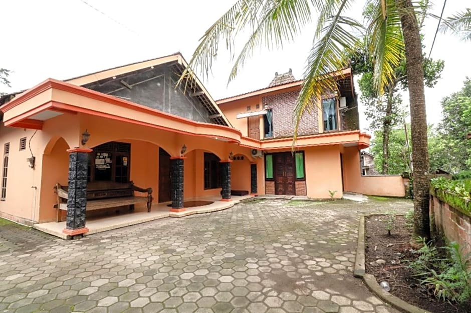 Nurudin House by ZUZU