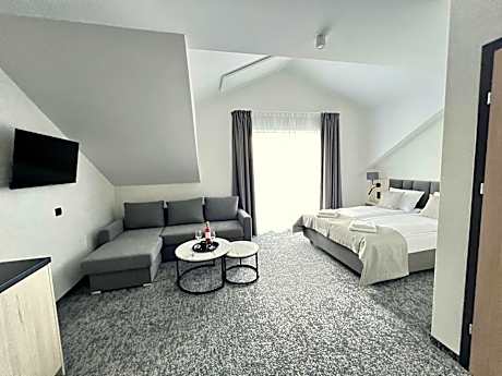 Deluxe Family Suite