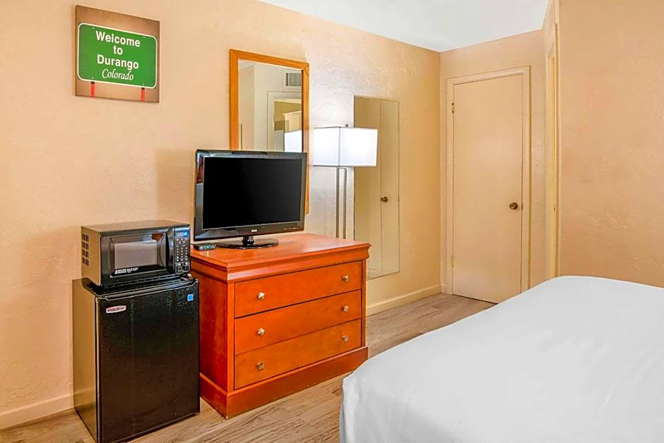 Econo Lodge Inn & Suites Durango