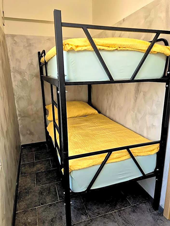 Bled Lesce station rooms and depo