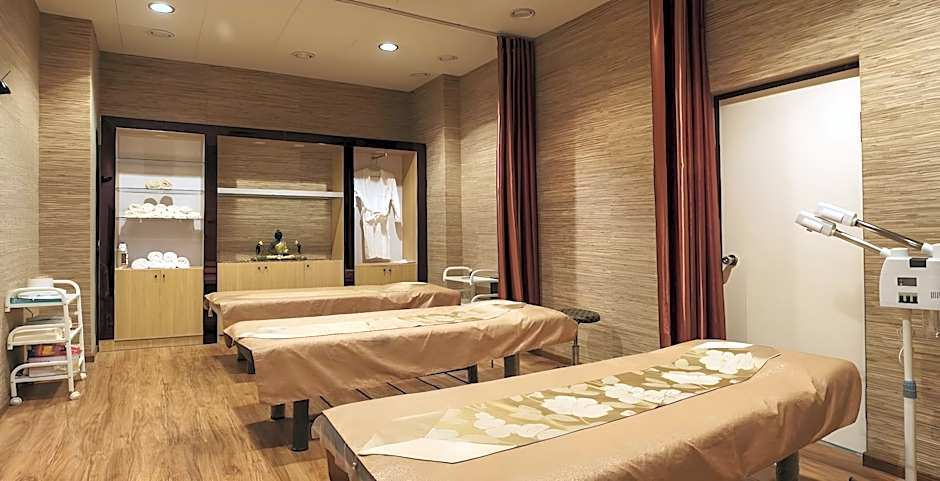 Chinggis Khaan Hotel