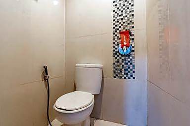 RedDoorz near Stadion Sanaman Mantikei