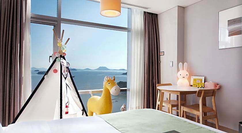 Hidden Bay Hotel.