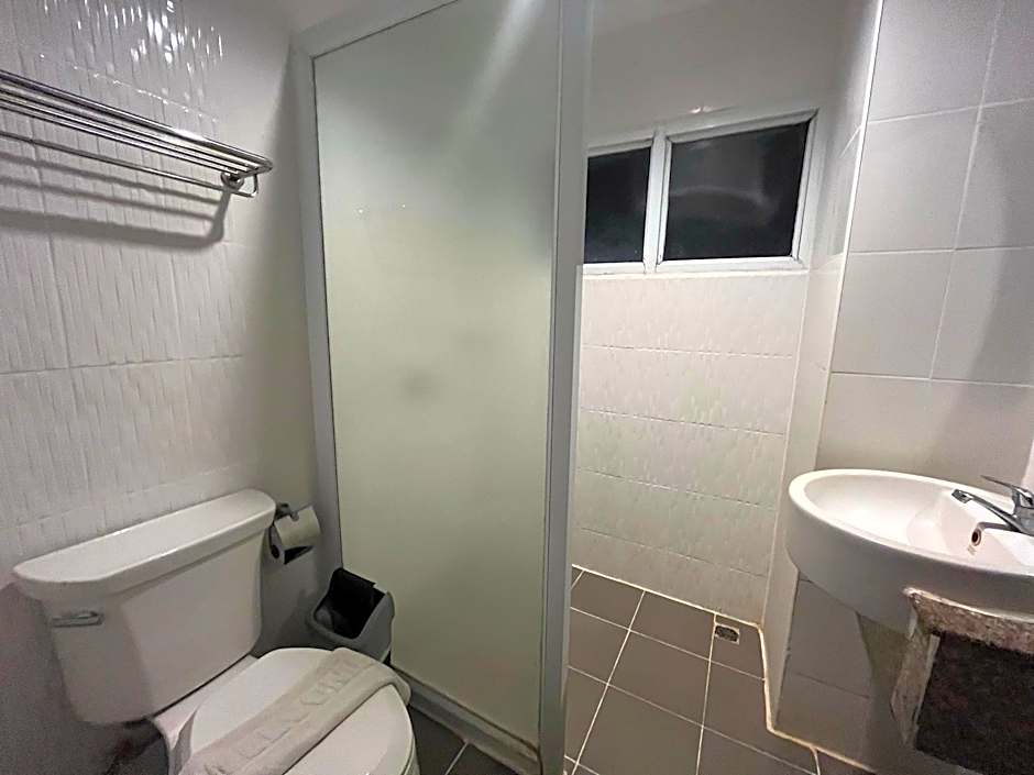 B2 Lampang Boutique & Budget Hotel