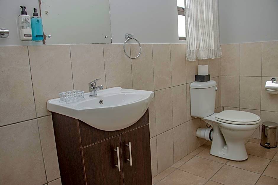 Woodpecker's Inn Guest House