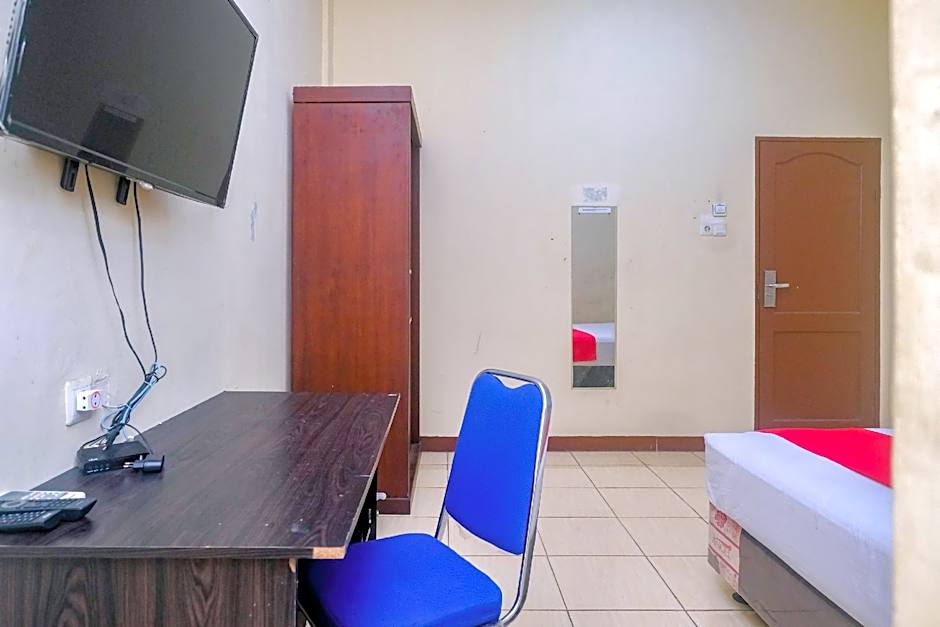 RedDoorz @ Jalan Japaris Medan