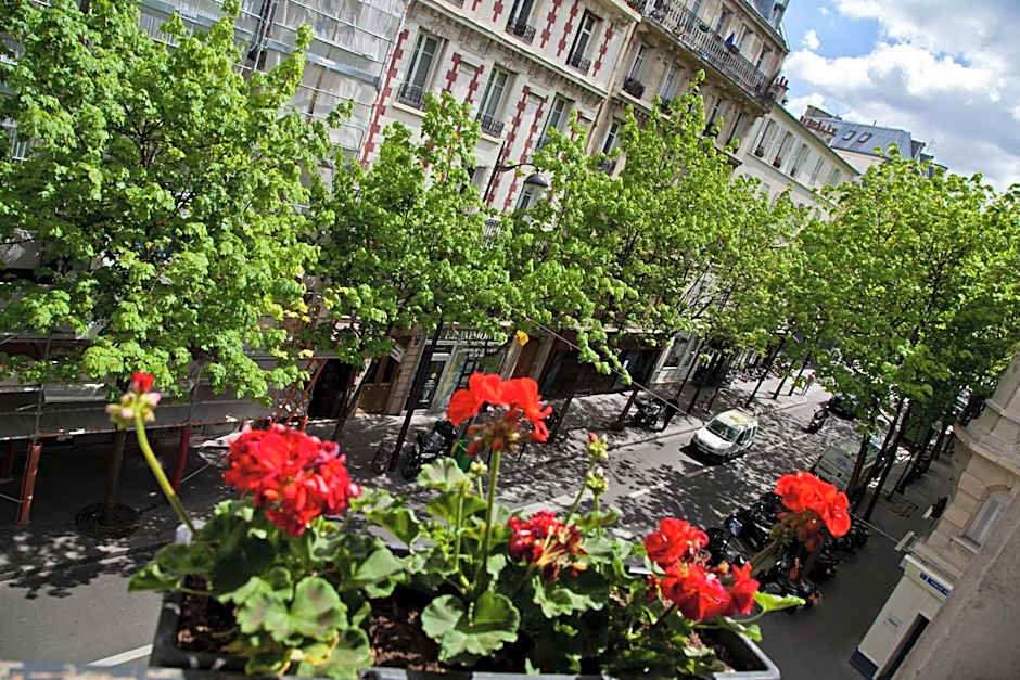 Hotel Du Mont Dore Batignolles