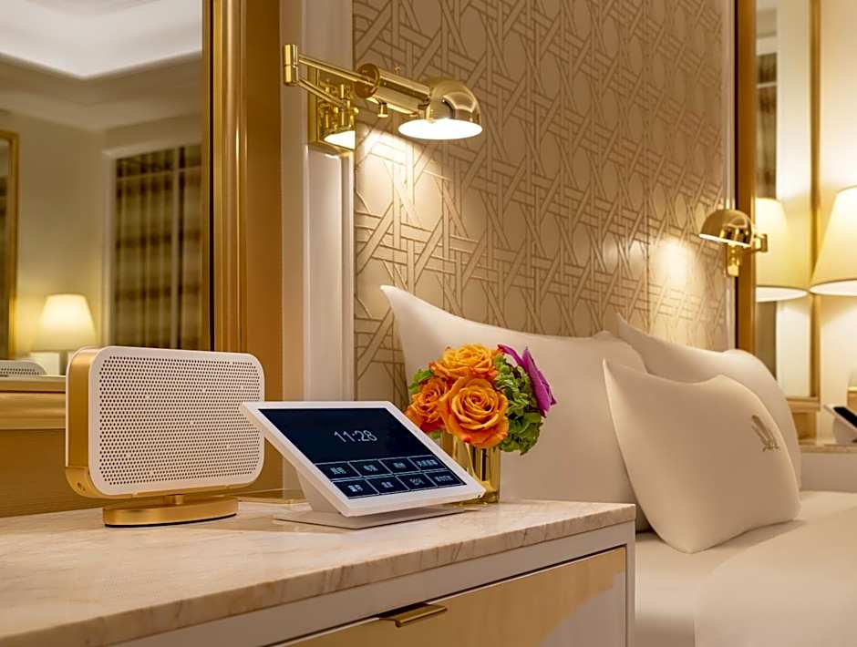 Photo 1 of 7 of Fountain Suite