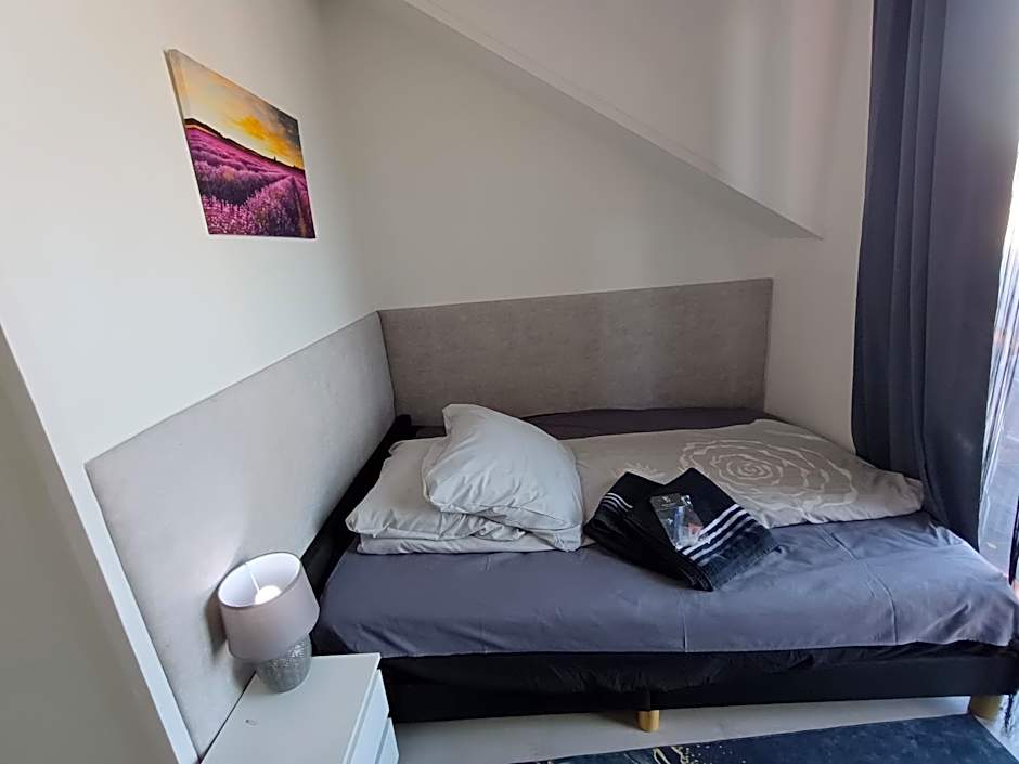 Motelik White House - pokoje gościnne