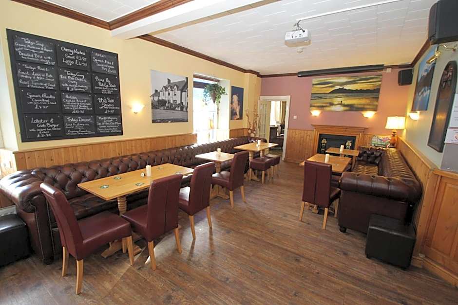 Lion Hotel & Studio Apartments