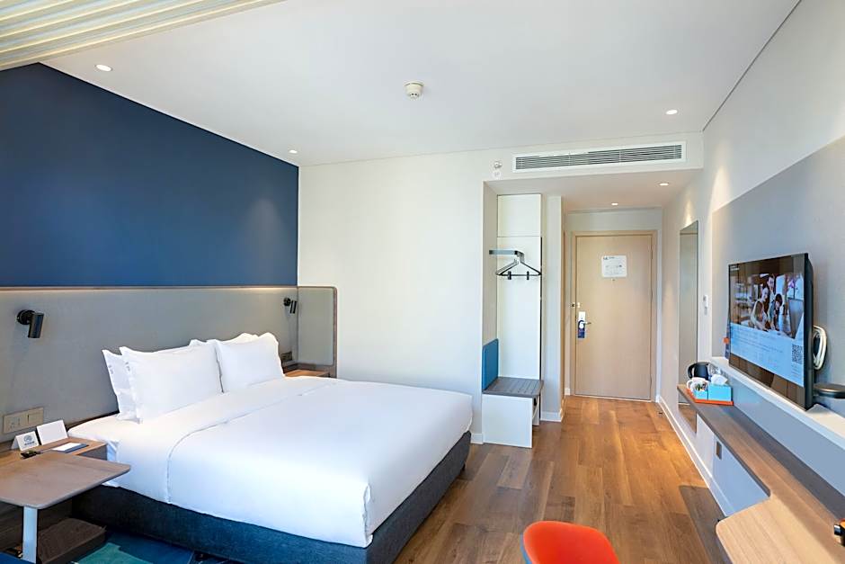 Holiday Inn Express Urumqi Station By IHG