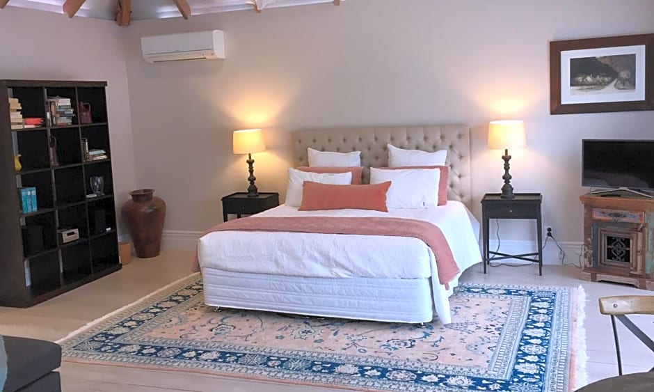 Columbus Suite at 144 on Jones