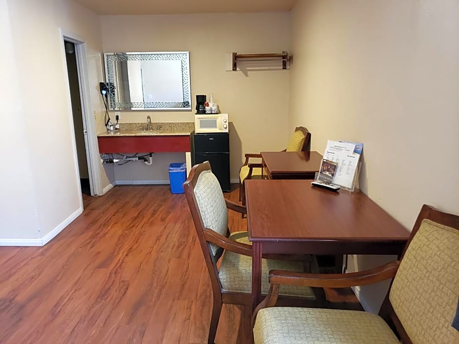 California Suites Motel