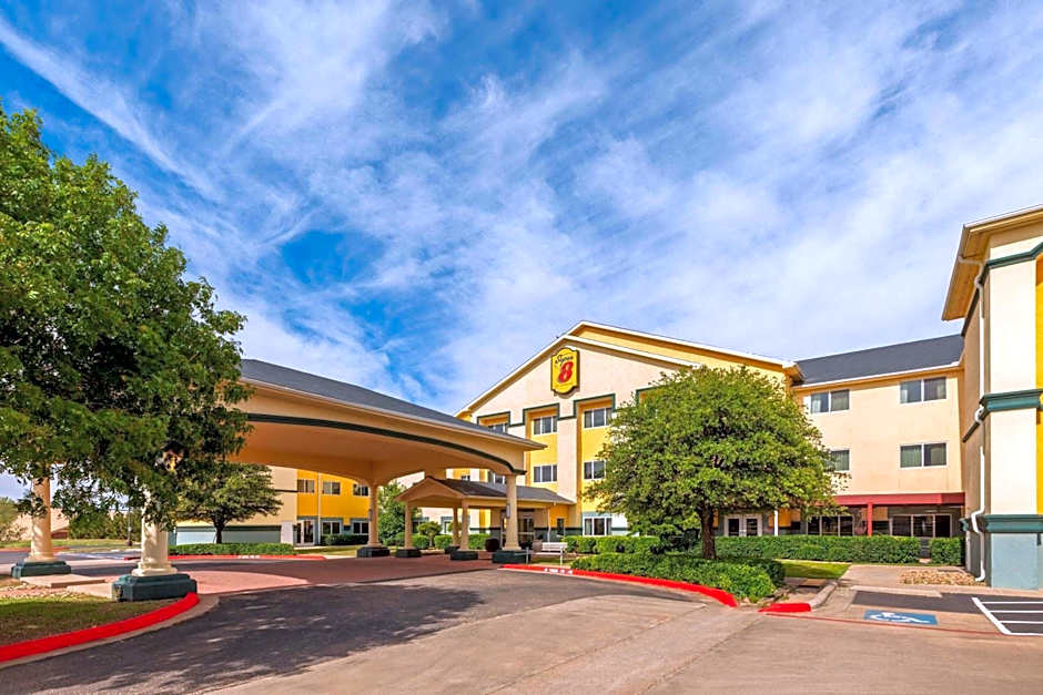 Super 8 by Wyndham Lubbock West 