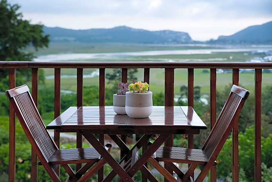 Candlewood Lodge