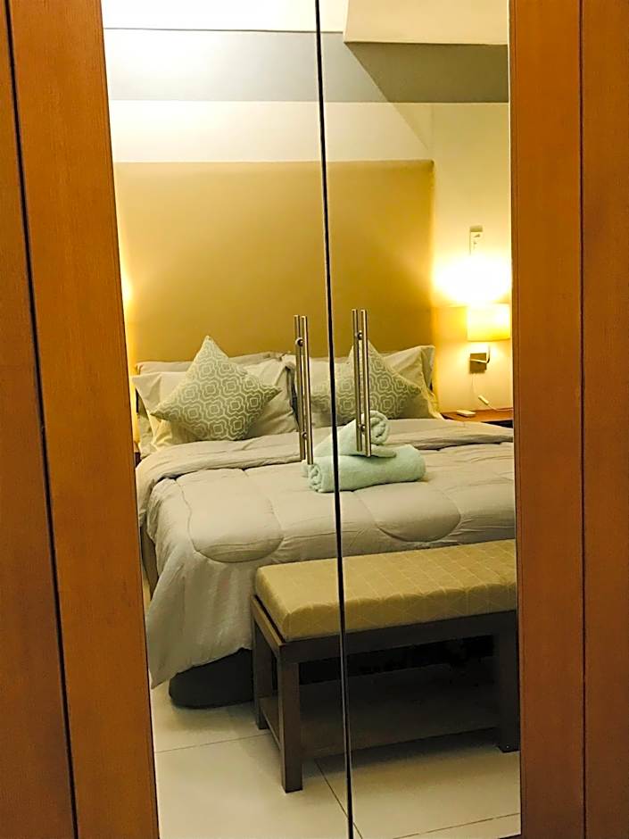 One Bedroom with Netflix at Legaspi Village Makati