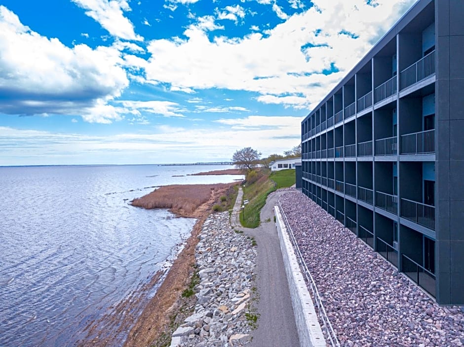 Terrace Bay Hotel