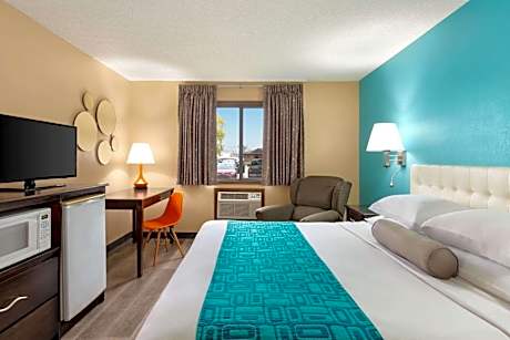 King Studio Suite - Non-Smoking