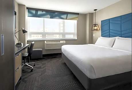 Room, 1 King Bed, Non Smoking, Corner