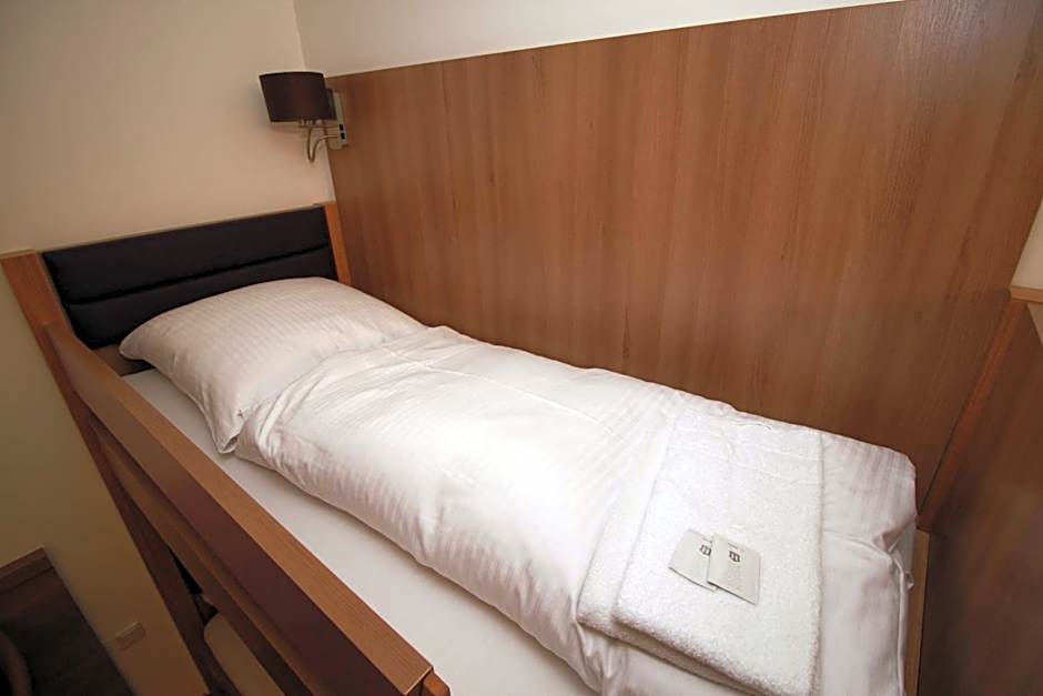 Slamba Hostel