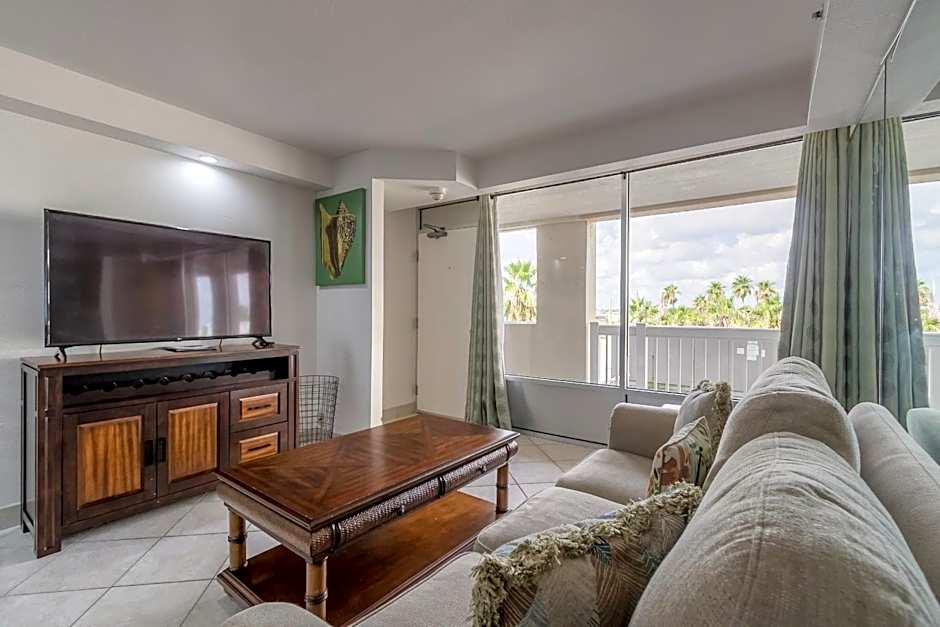 DBR Direct Oceanfront Condo, Daytona Beach, sleeps 4