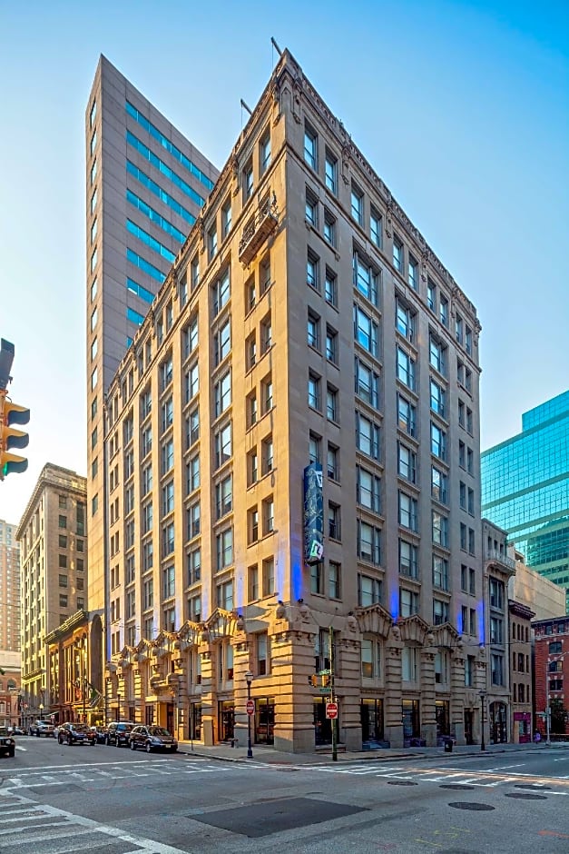 Hotel Rl Baltimore Inner Harbor – Baltimore, MD