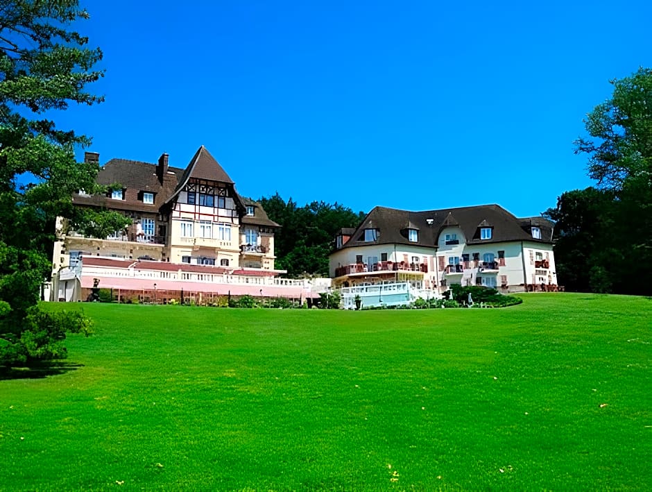 Le Chateau de la Tour