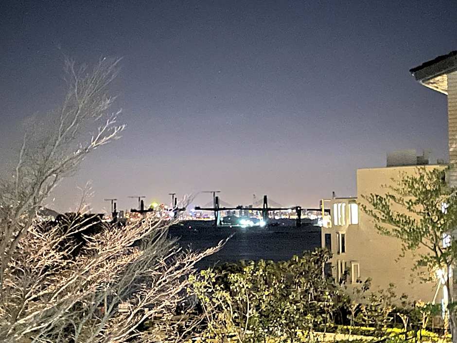 Breeze & Waves A Seaside Inn