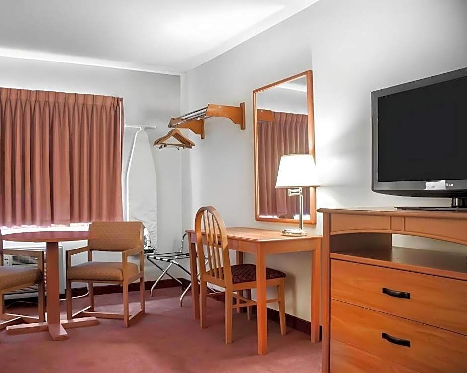 Econo Lodge Ithaca Airport 