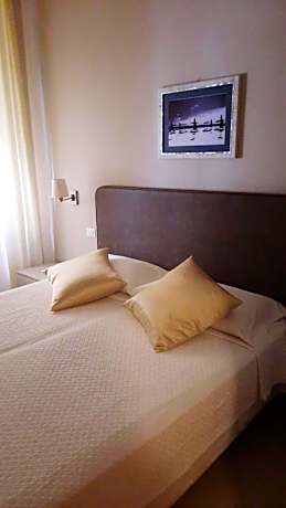 Comfort Triple Room with Shower