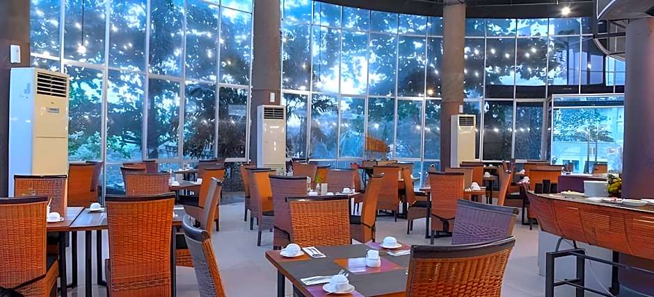 Oak Tree Emerald Hotel & Conventions Semarang