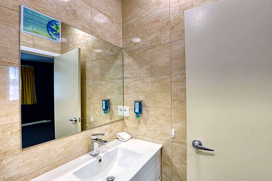 Ramada by Wyndham Hamilton City Center