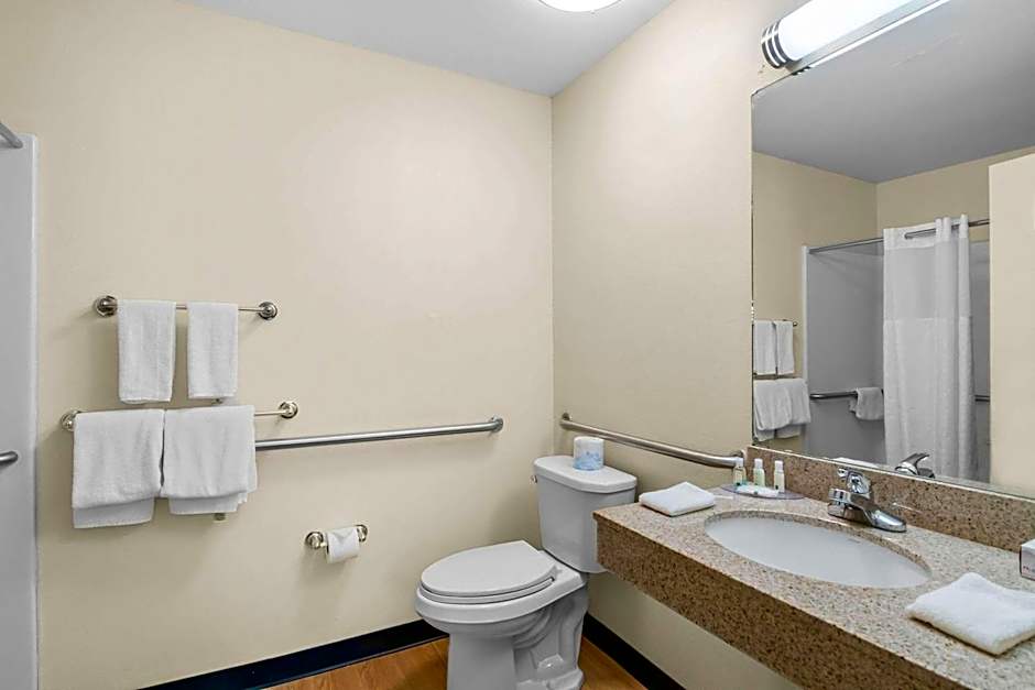 Quality Inn Queensbury - Lake George Area