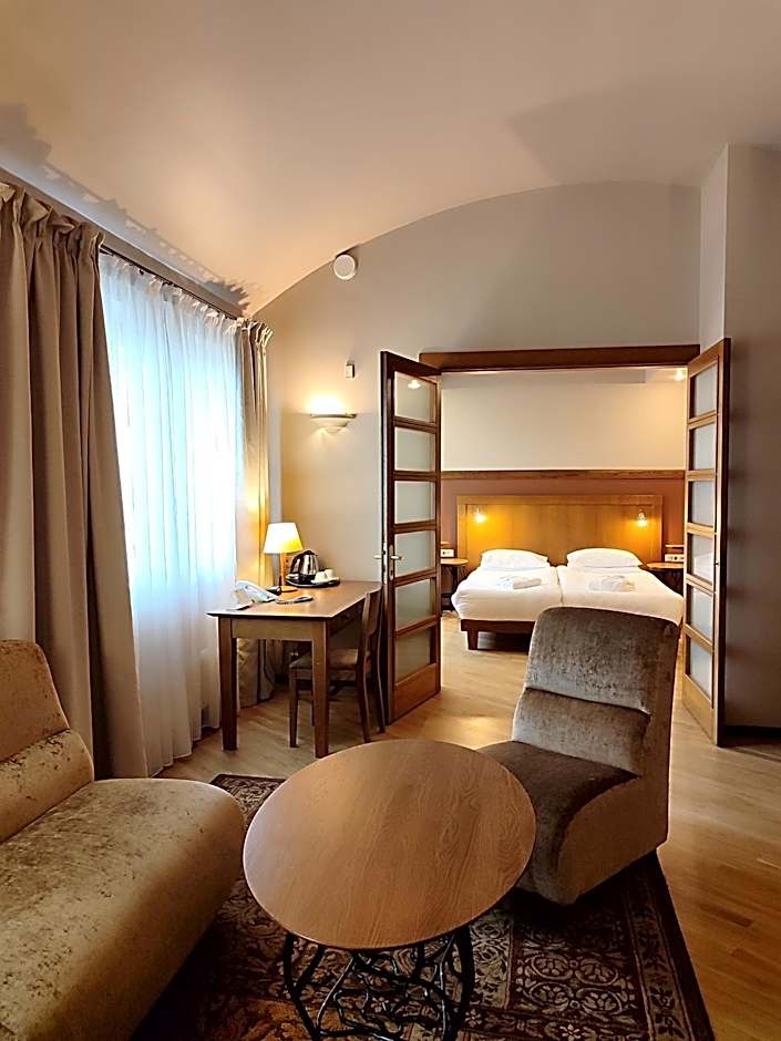 Best Western Santakos Hotel
