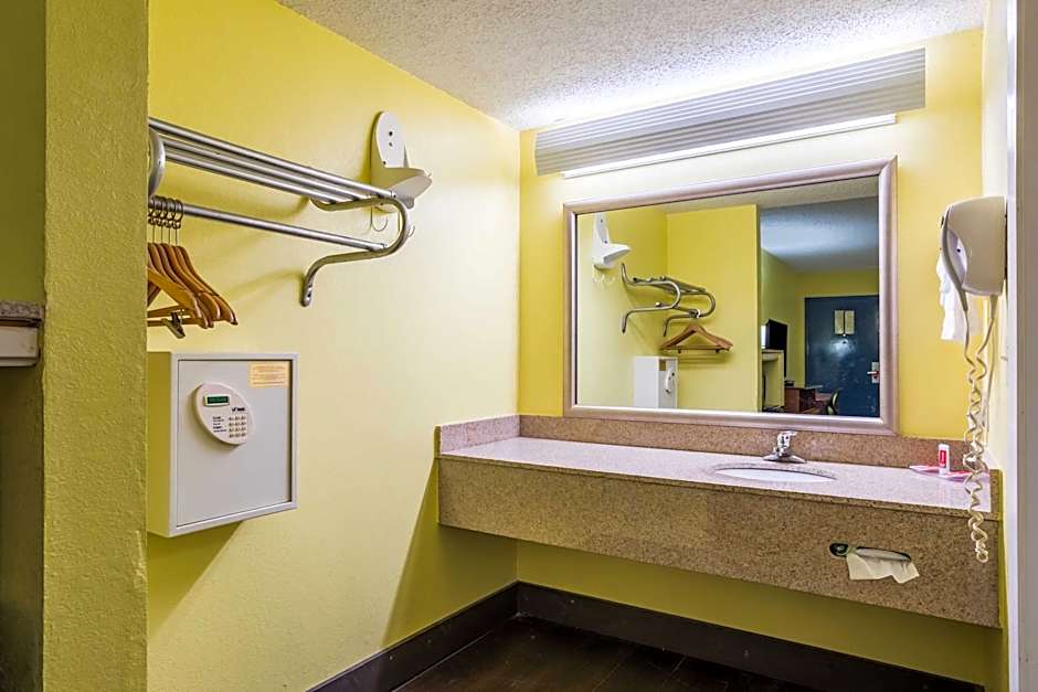 Econo Lodge Picayune