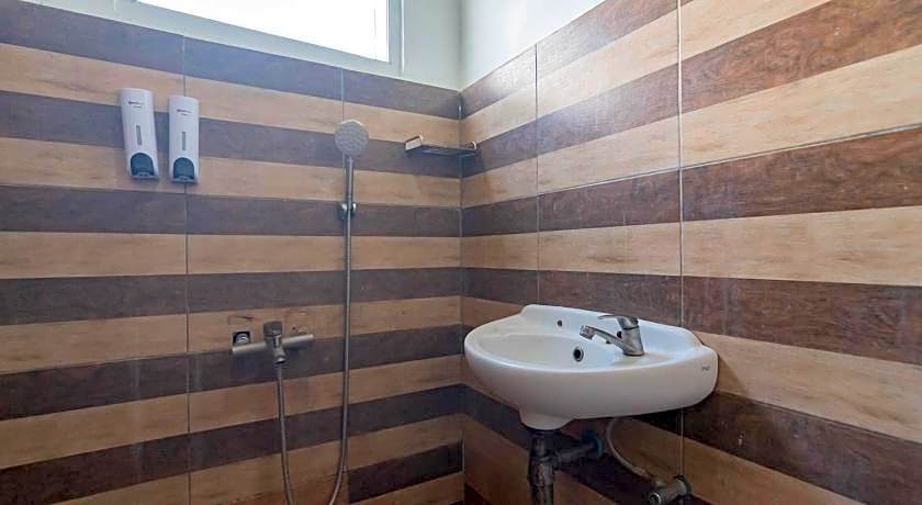 RedDoorz near Farmhouse Lembang