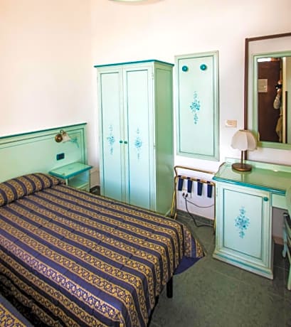 Double or Twin Room with Sea View