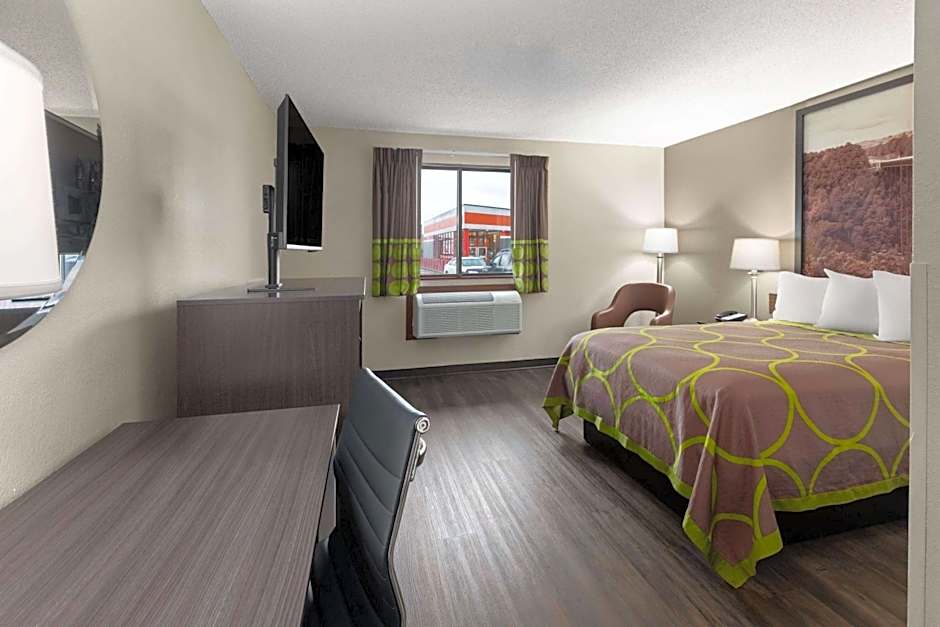 Super 8 by Wyndham Summersville