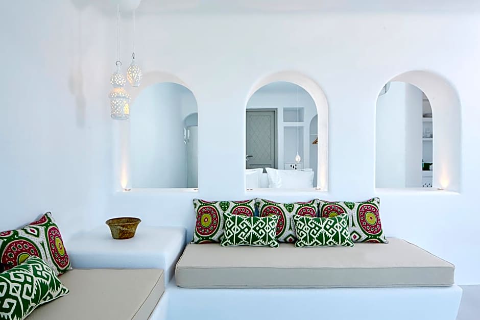 Skyfall Suites - Adults Only