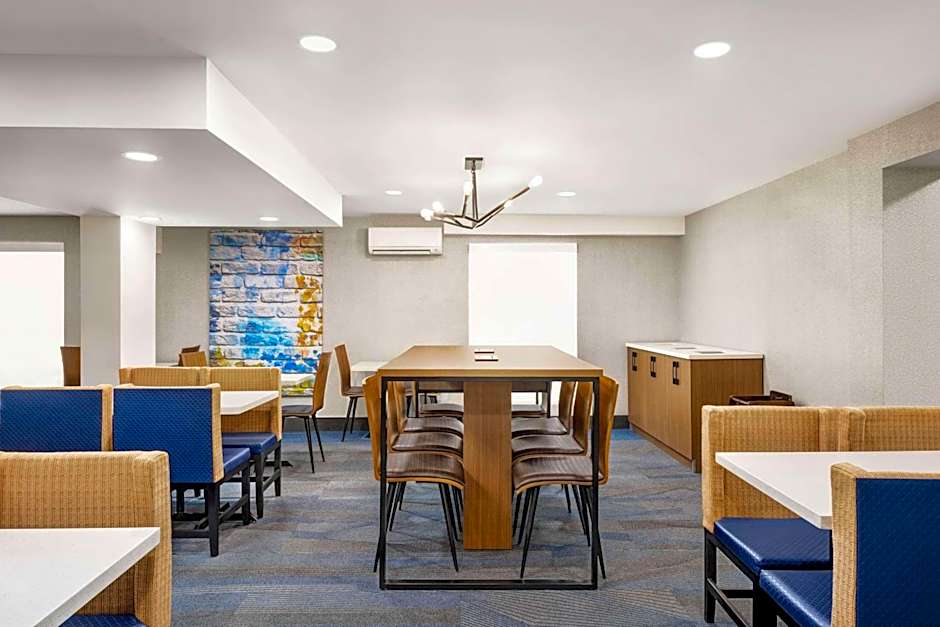 La Quinta Inn & Suites by Wyndham Lexington