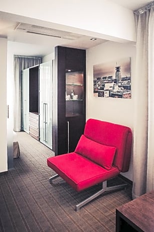 Large Cologne Room