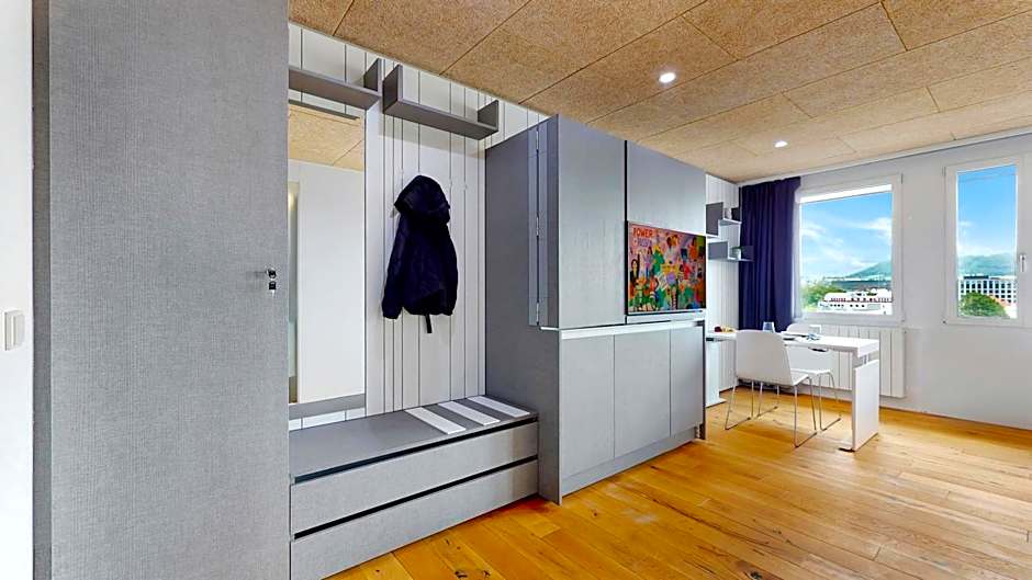 Evi's Home Hotel & Apartments