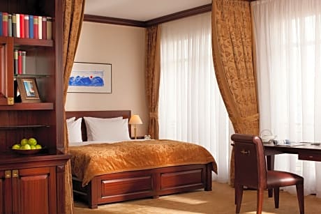 Captain's Suite Water View