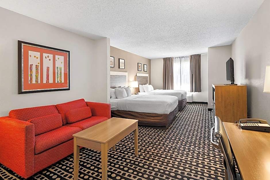 Quality Suites Stratford