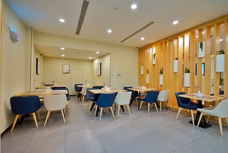 Hanting Express Jinan Daguanyuan Wanda – Jinan, WV