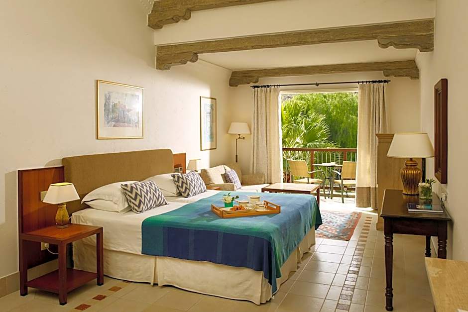 Photo 1 of 2 of Junior Suite, Pool View