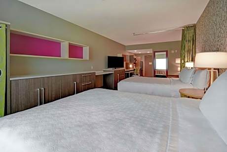 2 Queen Beds Studio Nonsmoking