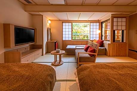 Twin Room with Private Bathroom