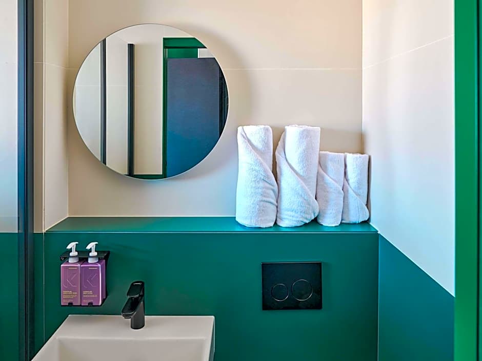TRIBE Paris Clichy